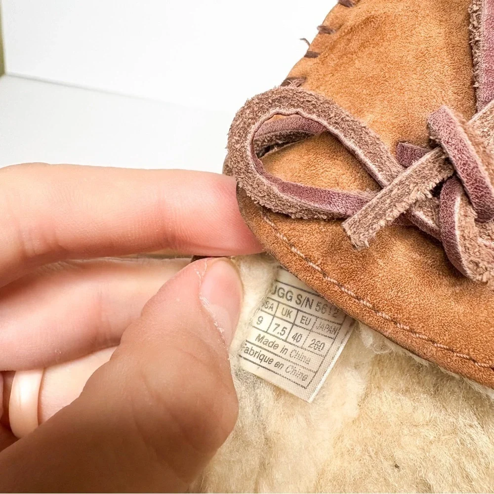 UGG Tan Suede Slippers Moccasins Loafers Men’s Size 9